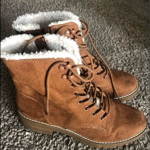 Universal Thread Boots